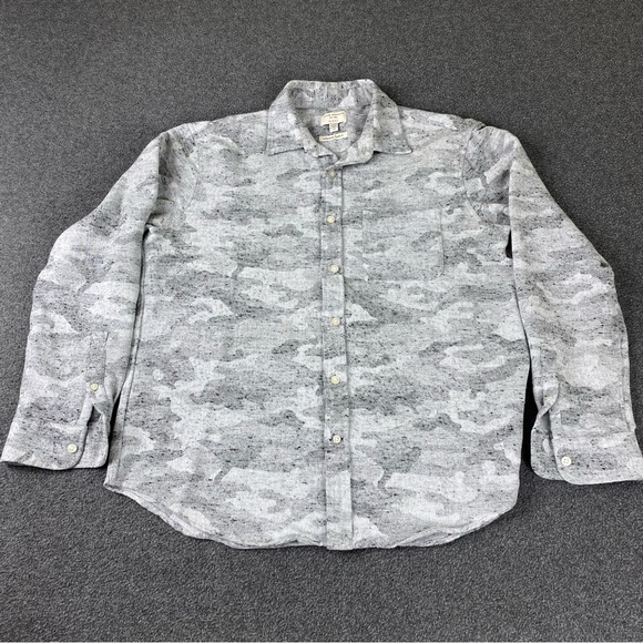 Club Monaco Camo Slim Fit Japanese Fabric Button
Up Shirt Men’s Size Large. - Picture 1 of 9